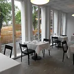 Gasthaus Am Brunnen 酒店 *
